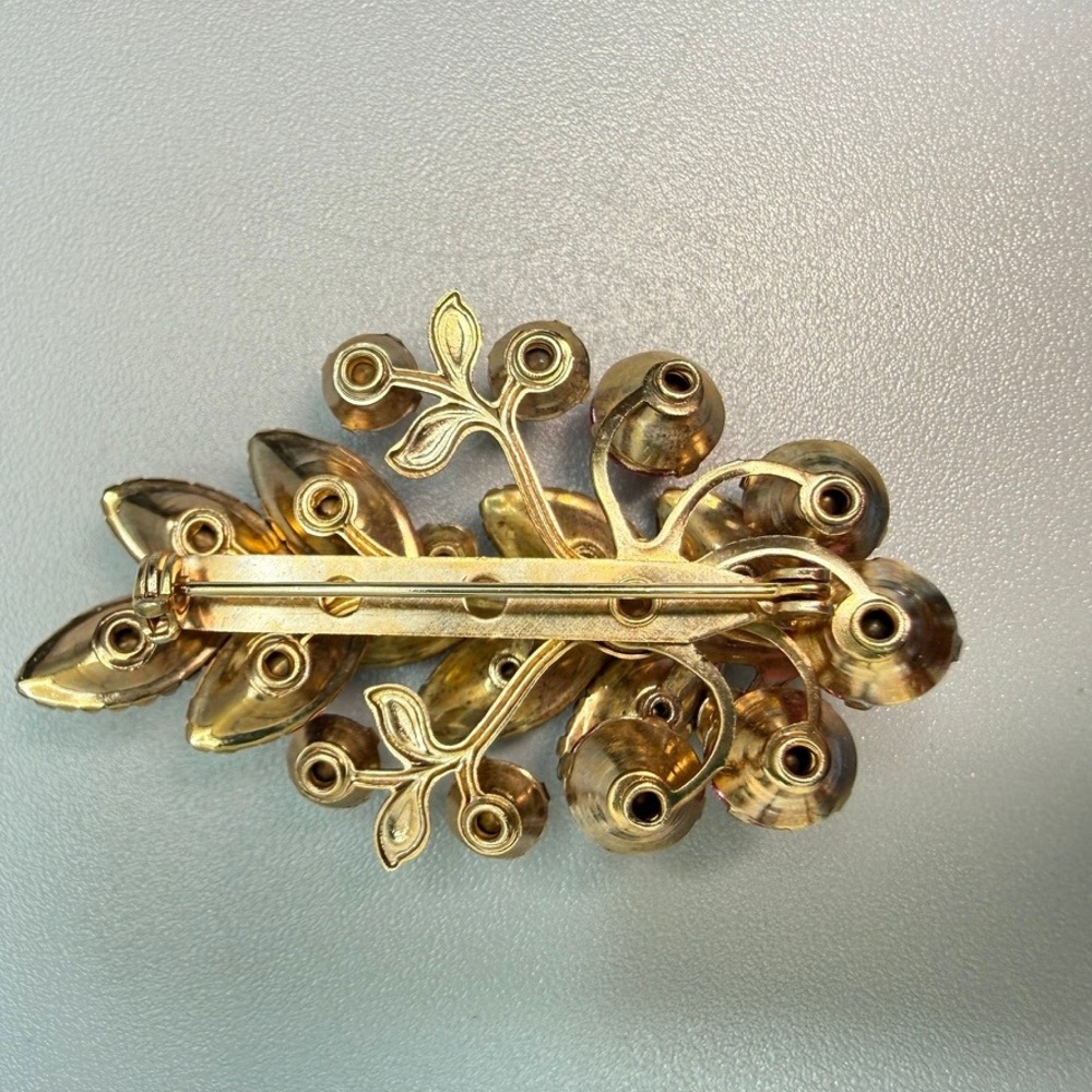 Vintage Red Pink Rhinestone Floral Brooch Gold Tone MCM Riveted Large Statement - Picture 5 of 8